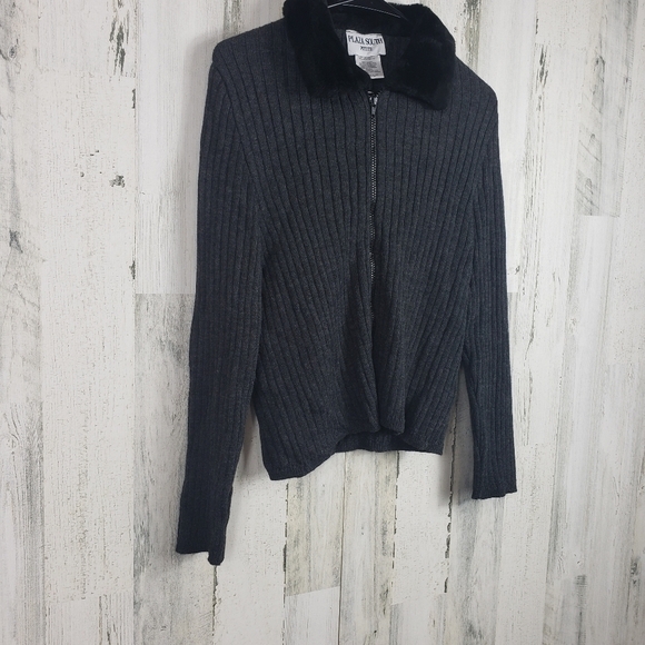 Plaza south gray, black wool blend sweater MP - Picture 3 of 12